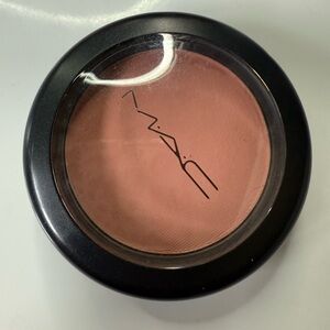 MAC Cosmetics Powder Blush in the shade MELBA